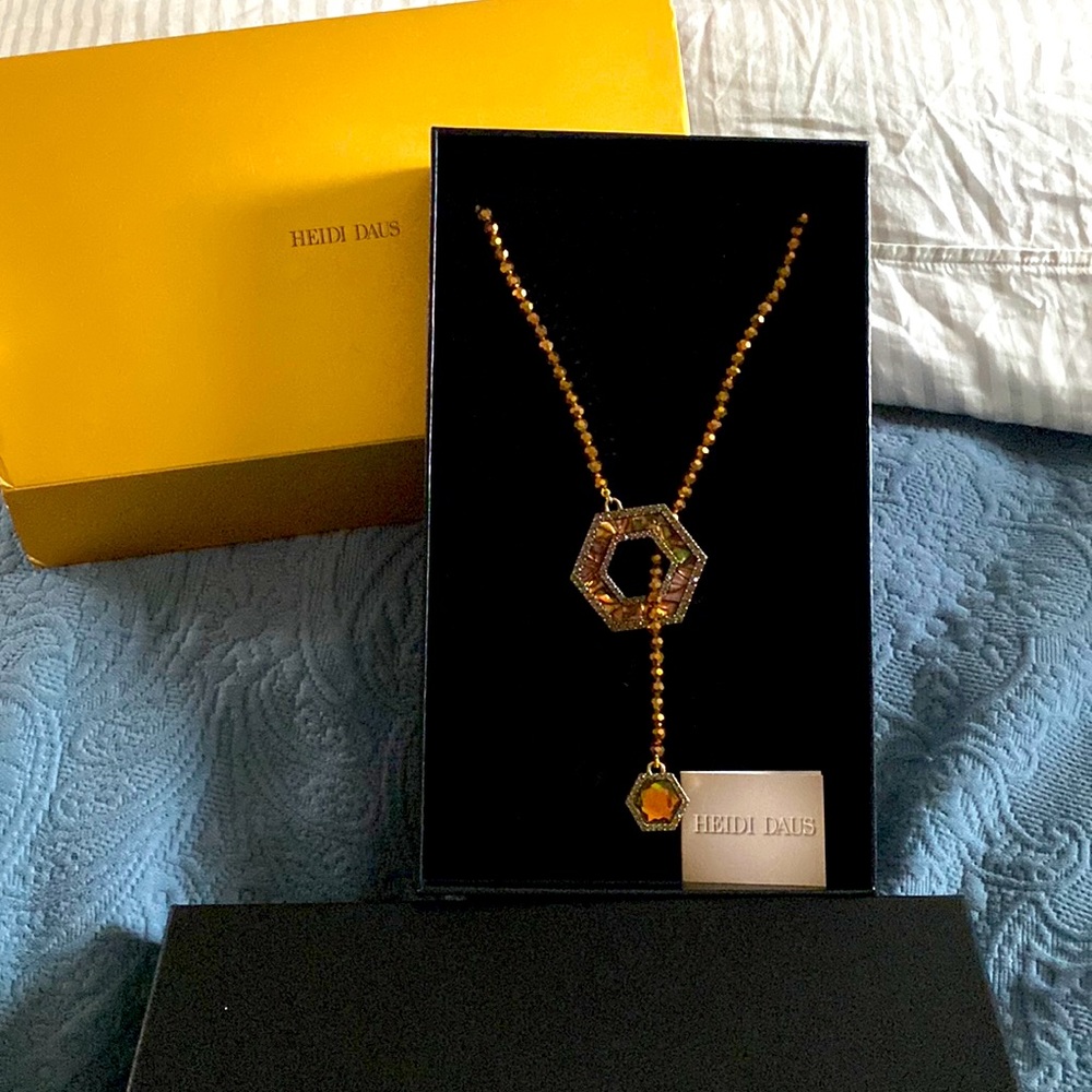 Heidi Daus mother of Pearl Lariat Necklace